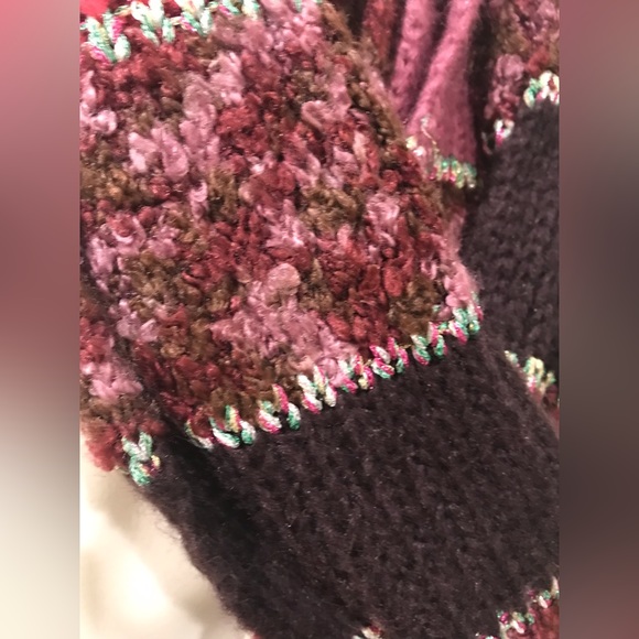 HANDMADE CROCHET KNIT SCARF - Picture 2 of 3